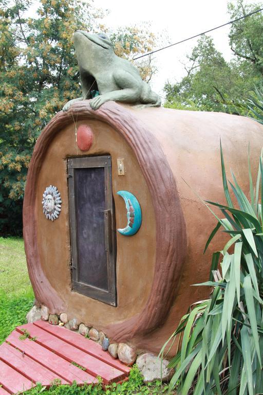 Hobbit Hut Ξενοδοχείο Geyserville Εξωτερικό φωτογραφία