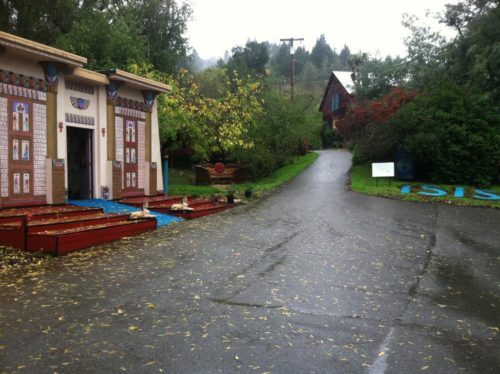 Hobbit Hut Ξενοδοχείο Geyserville Εξωτερικό φωτογραφία