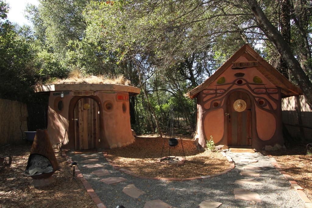 Hobbit Hut Ξενοδοχείο Geyserville Εξωτερικό φωτογραφία